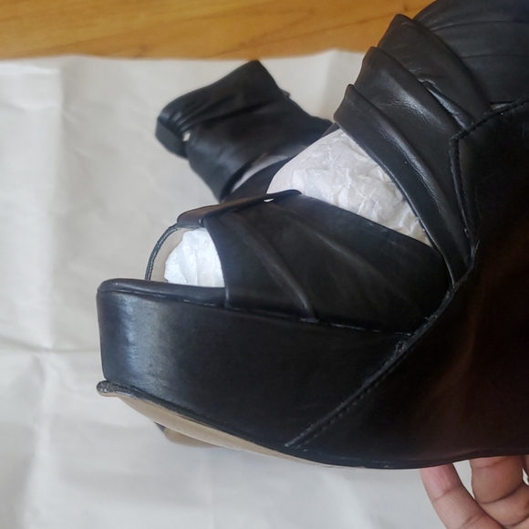 🔥Boutique 9 - 7M- Black Leather Sandal - Picture 6 of 7